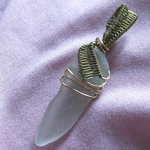 NWT 🇨🇦 Beach Glass Pendant - Picture 2 of 3